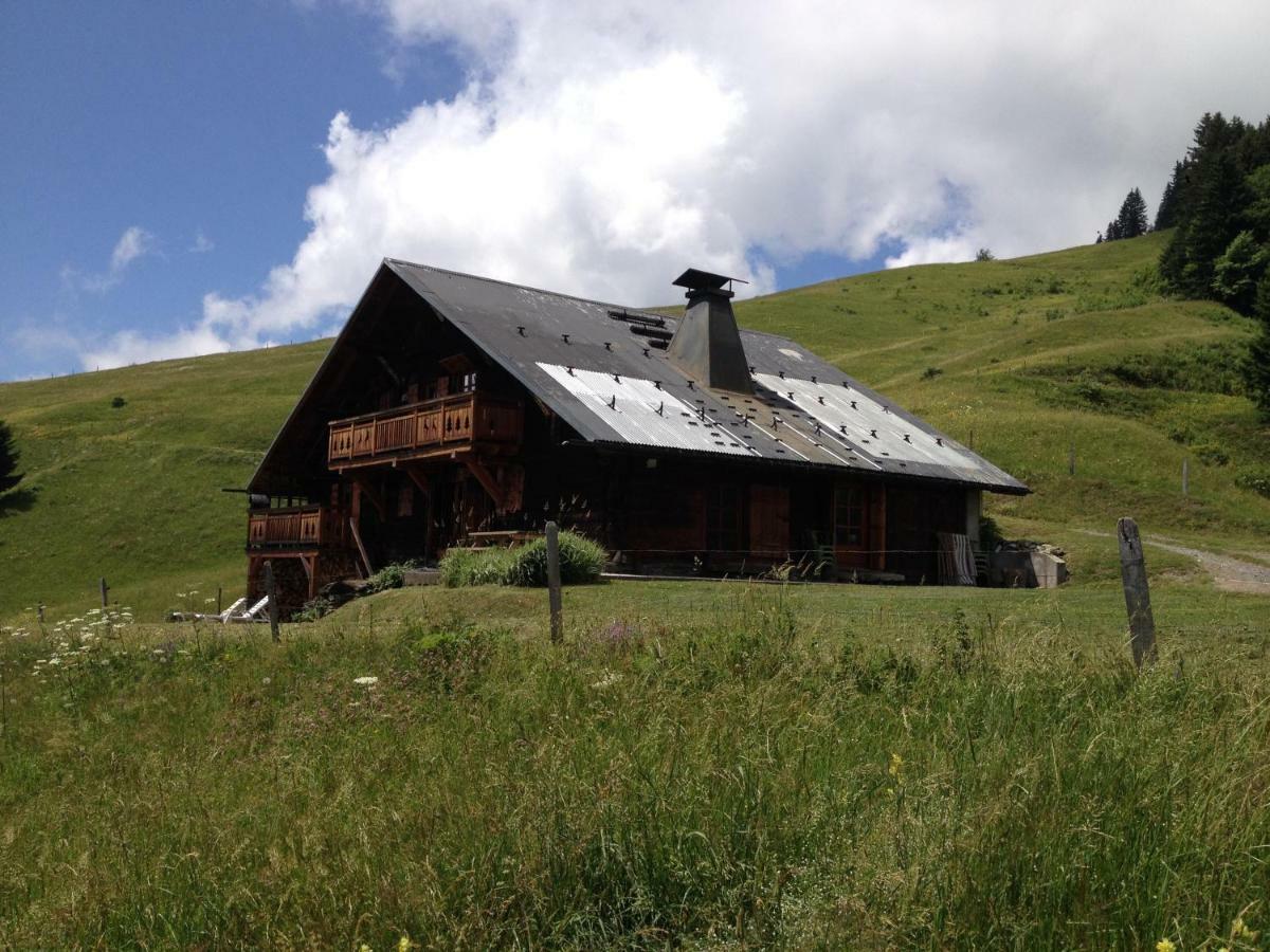 Reine Des Aravis - Chalet Isole Flumet Exterior photo